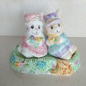 Vtg Whimsical Bunny Figurines Salt & Pepper Shakers Spring Easter Cottagecore